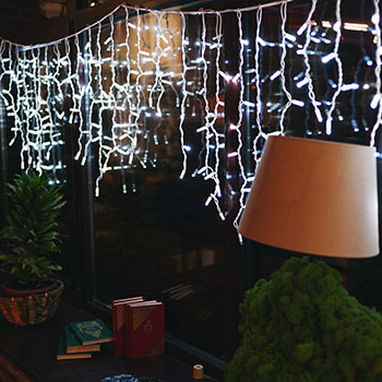 led гирлянда Uniel ULD-B3010-200/TWK White IP67 - пример использования