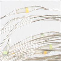 led гирлянда Uniel ULD-S0200-020/DTB/3AA/RC RGB IP20 Dew - серебристая проволока