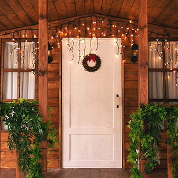 led гирлянда Uniel ULD-B3010-200/TBK Warm White IP67 - пример использования