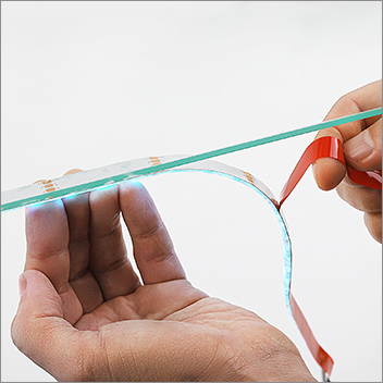 лента монтажная 2-сторонняя "Сила" SDST-1215TR - пример использования