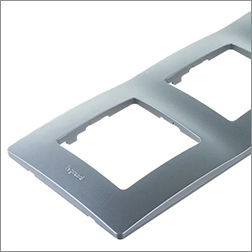 рамка многопостовая Legrand Etika цвет алюминий - внешний вид