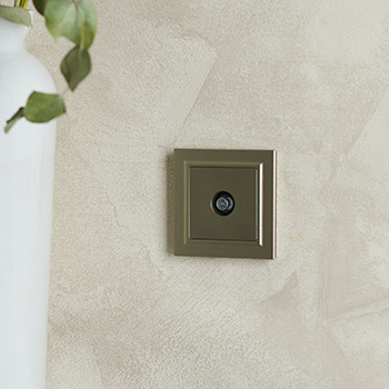 электроустановочные изделия IEK серии Brite - пример установки