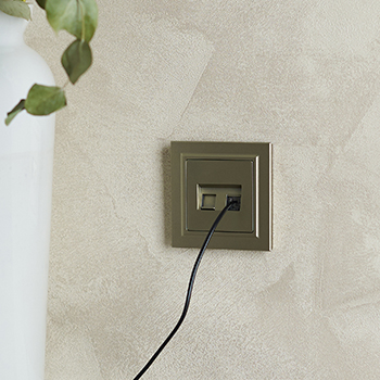 электроустановочные изделия IEK серии Brite - пример установки